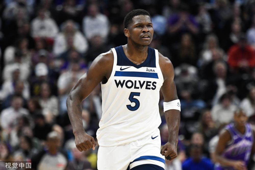 的评价更趋 的评价更趋