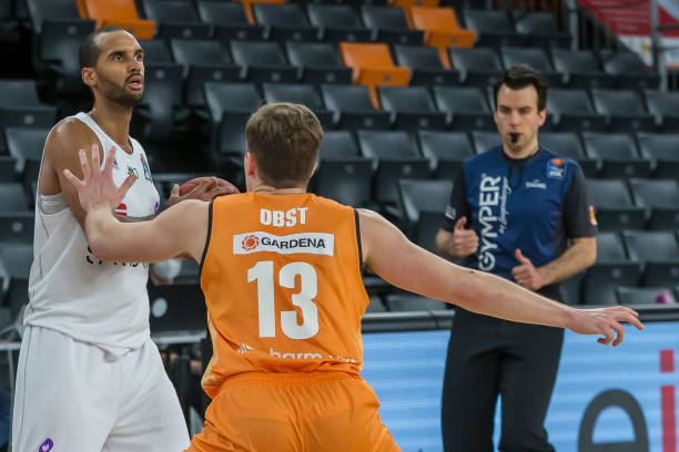 一场由地方 一场由地方